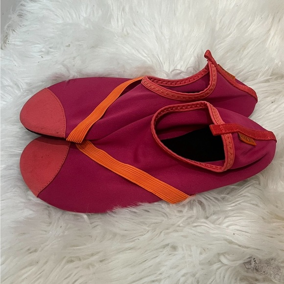 FITKICKS PINK/ORANGE ELASTIC SHOES SIZE Large YOGA SHOES - Picture 7 of 7